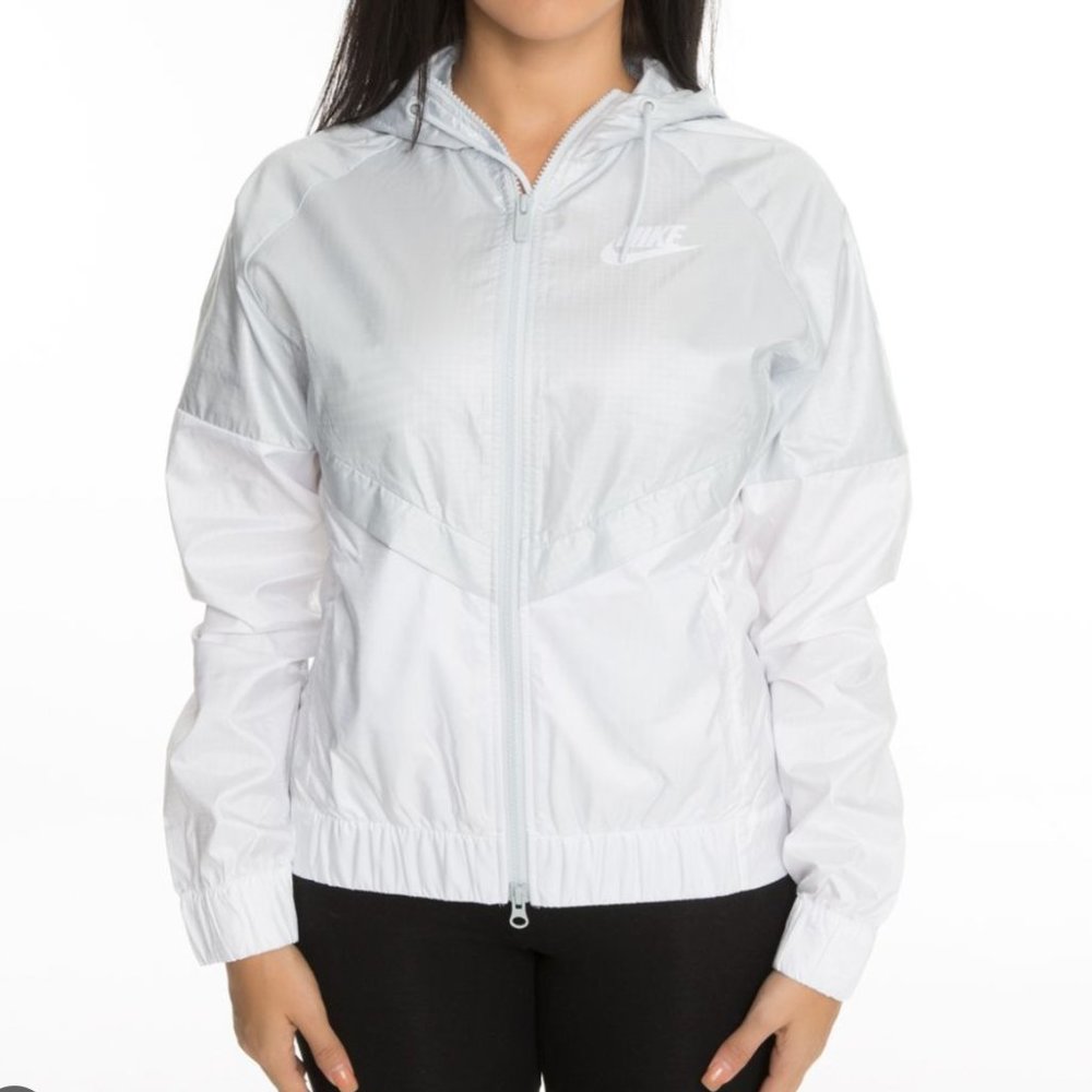 EUC NIKE - Windrunner Jacket Women’s Large Silver/White - Medium Size